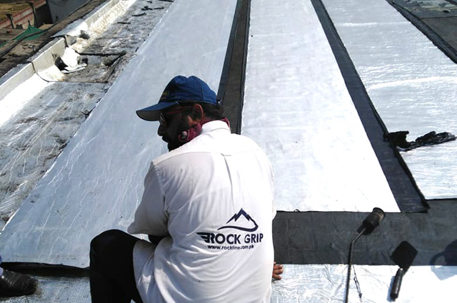ROOF LEAKAGE SOLUTION IN LAHORE 